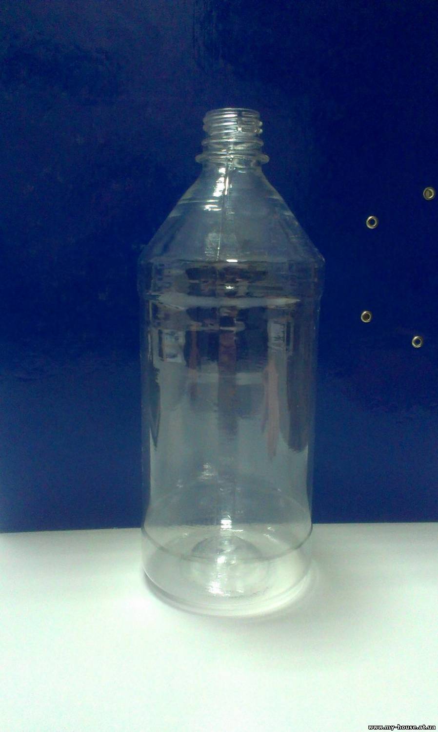 Продам пластикові бутилочки з кришкою (1 л)
