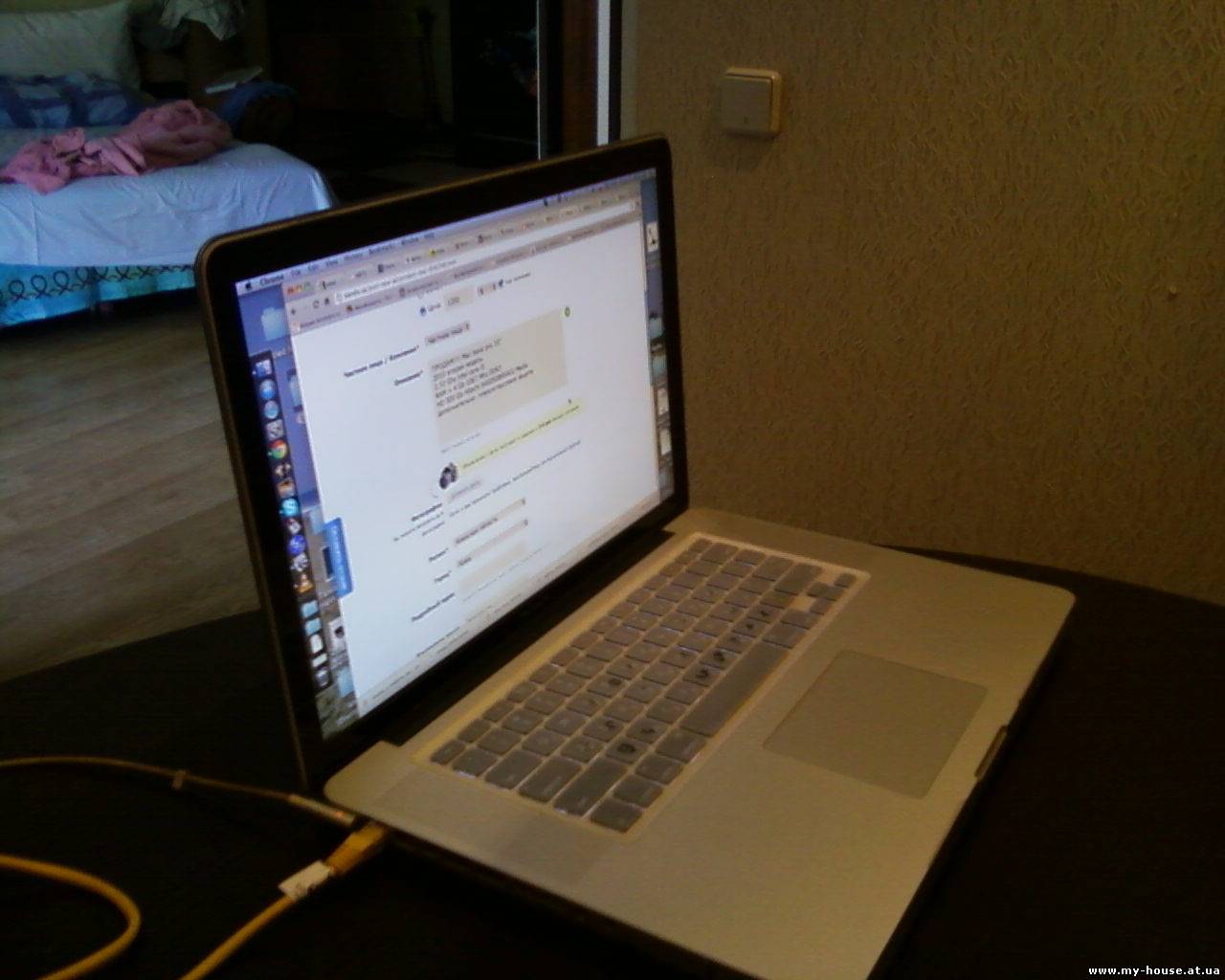 Продам б/у Ноутбук Apple MacBook Pro 15'' (MC372*/A)в отличном состоянии: цена1200у.е.
