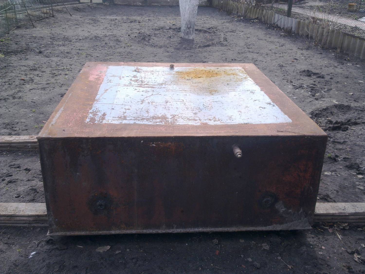 Продам бак под душ 2-куба  . м-Славутыч