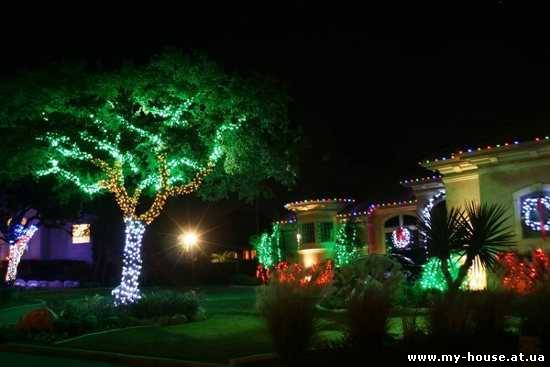 Новогоднее украшение  деревьев улиц парков территорий светодиодными гирляндами