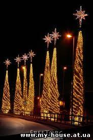 Новогоднее украшение  деревьев улиц парков территорий светодиодными гирляндами