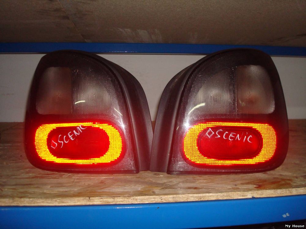 Задний фонарь Renault Scenic