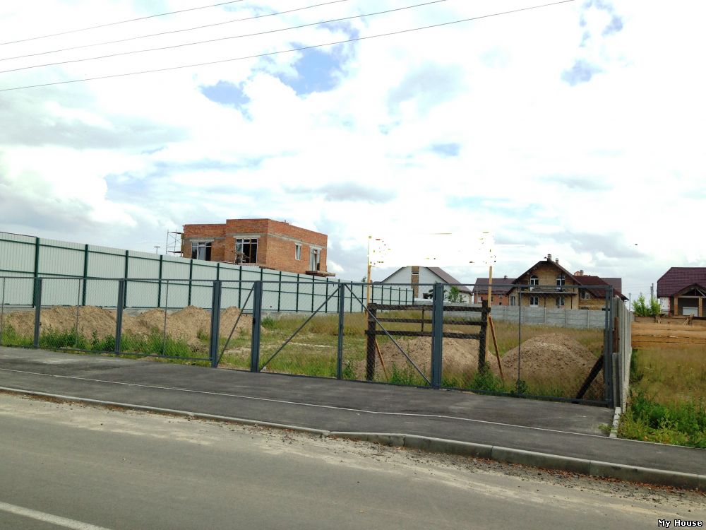 23 метра ФАСАД Варшавской трассы в г. Буче ул. Новое Шоссе, 12,58 соток напротив «Новой Линии» и мегамаркета «Модуль»