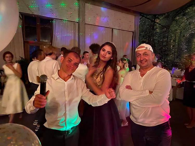 Ведучий і ді джей на випускний, жива музика, тамада на весілля